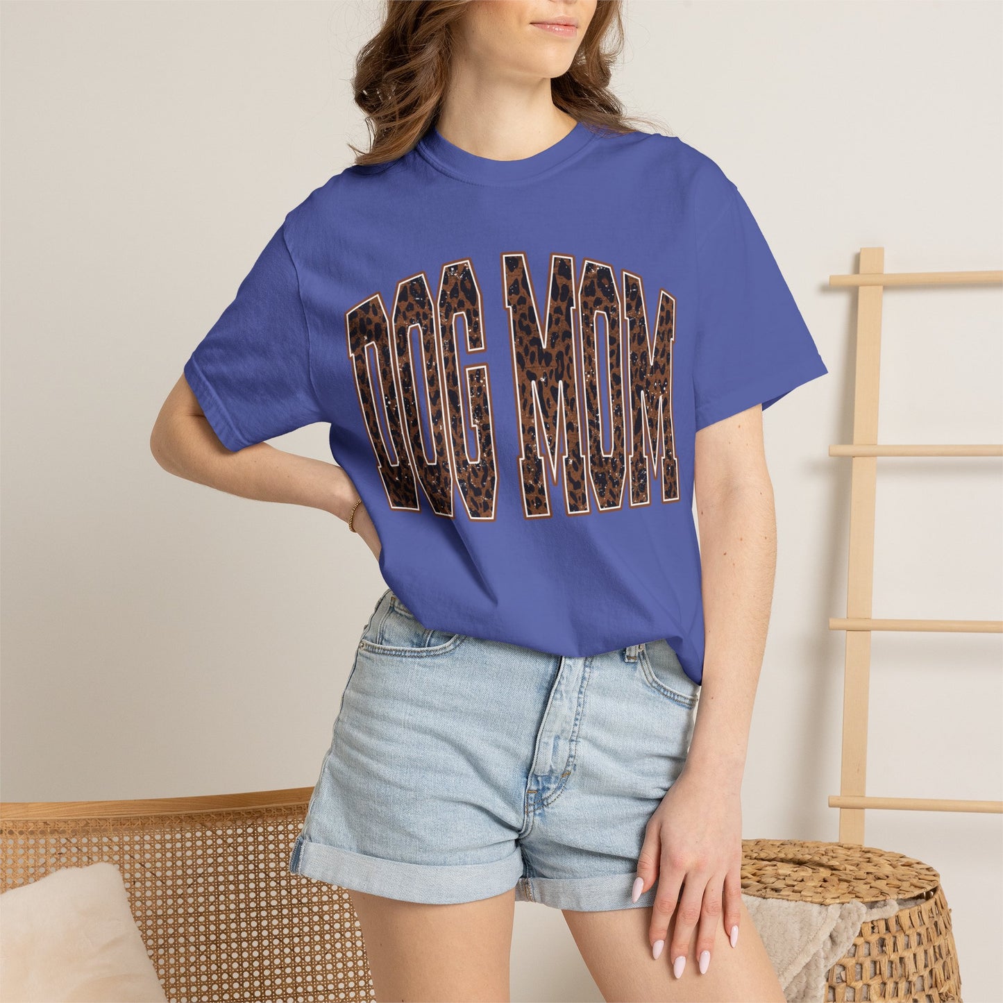 Dog Mom T-Shirt — Leopard Print "Dog Mom" Graphic Tee for Pet Lovers