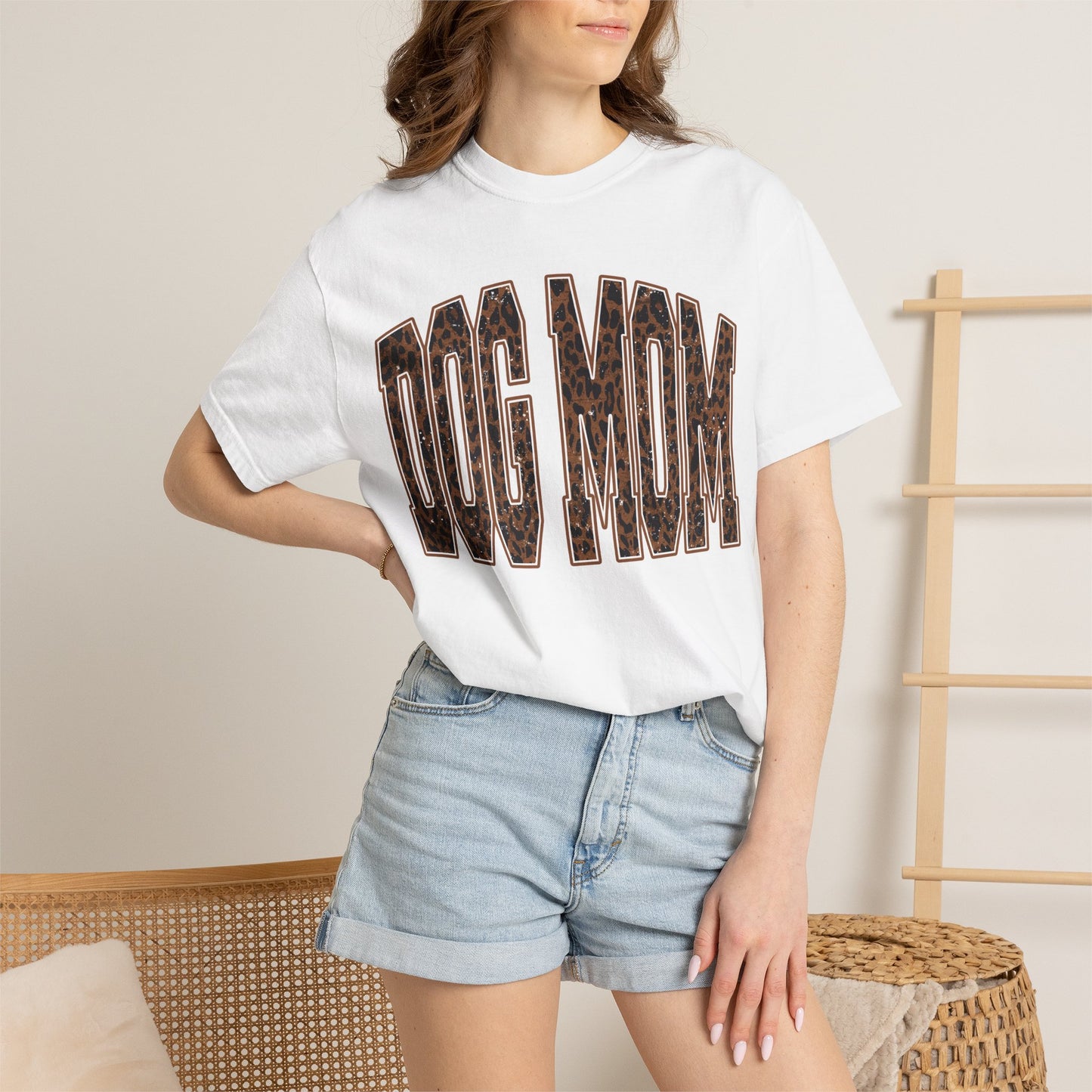 Dog Mom T-Shirt — Leopard Print "Dog Mom" Graphic Tee for Pet Lovers