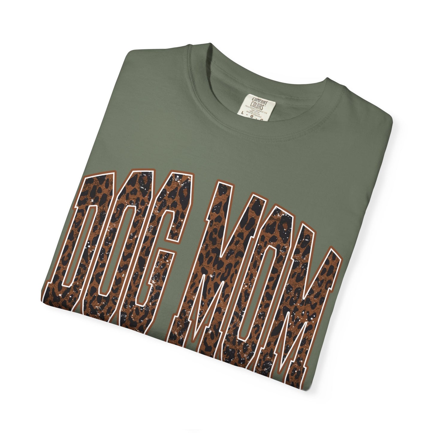 Dog Mom T-Shirt — Leopard Print "Dog Mom" Graphic Tee for Pet Lovers