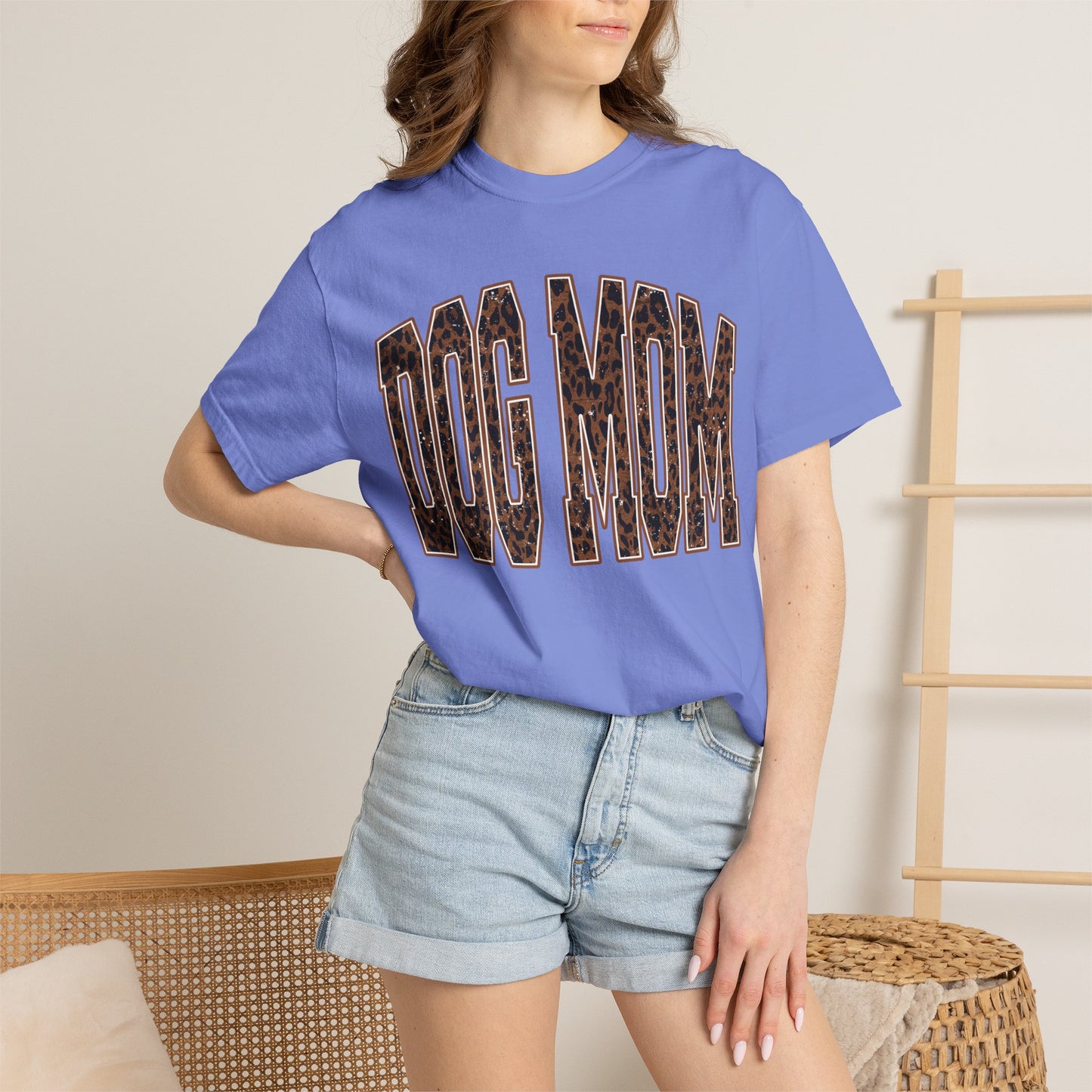 Dog Mom T-Shirt — Leopard Print "Dog Mom" Graphic Tee for Pet Lovers