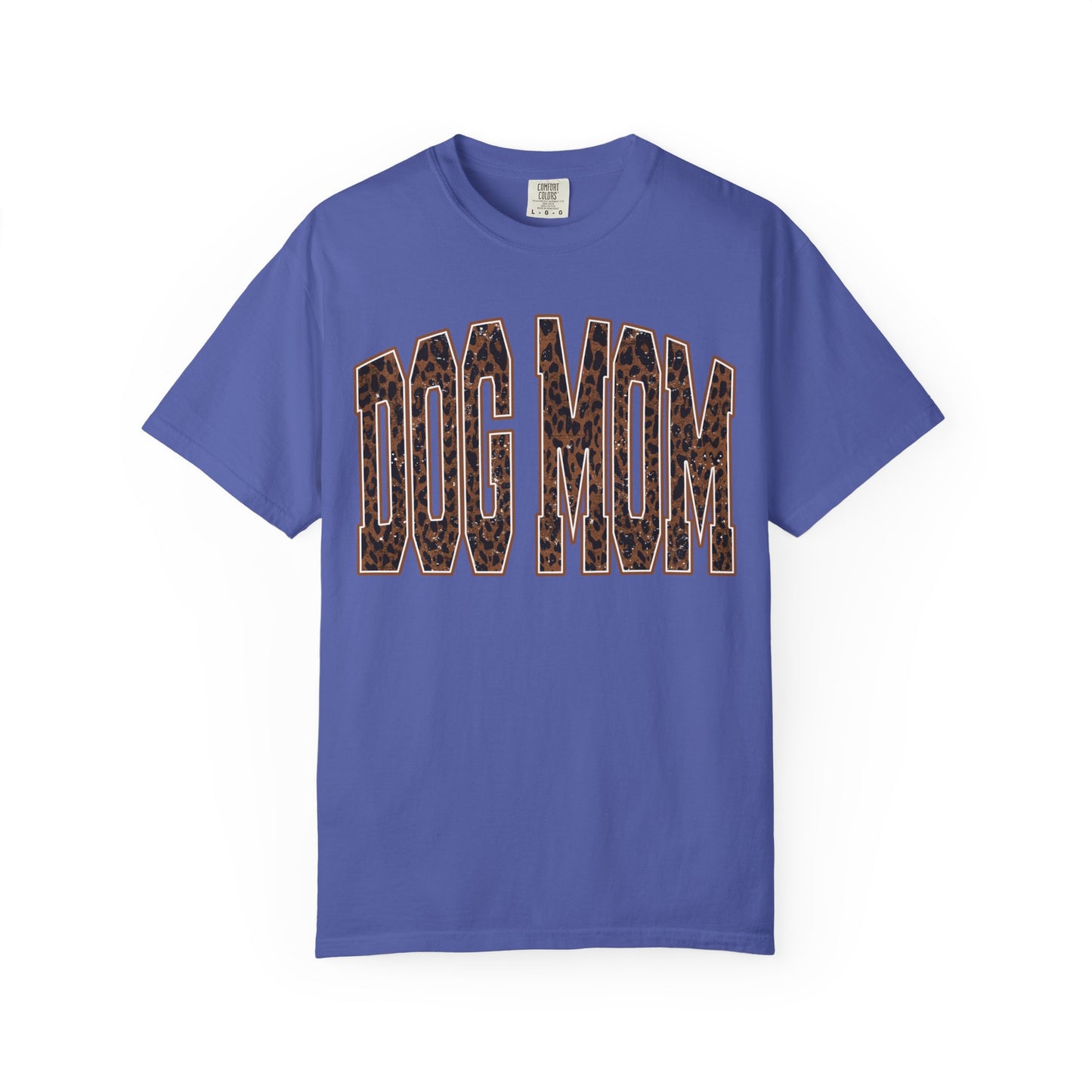 Dog Mom T-Shirt — Leopard Print "Dog Mom" Graphic Tee for Pet Lovers