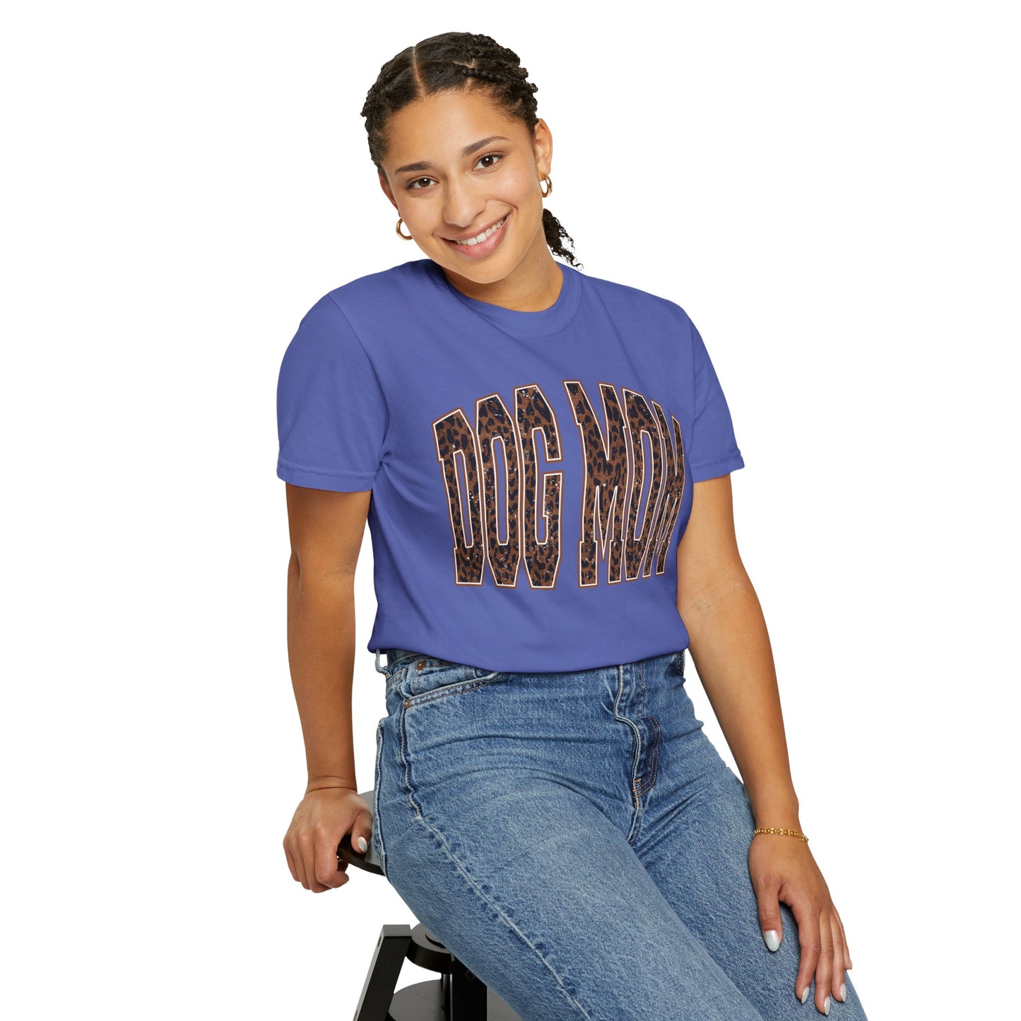Dog Mom T-Shirt — Leopard Print "Dog Mom" Graphic Tee for Pet Lovers