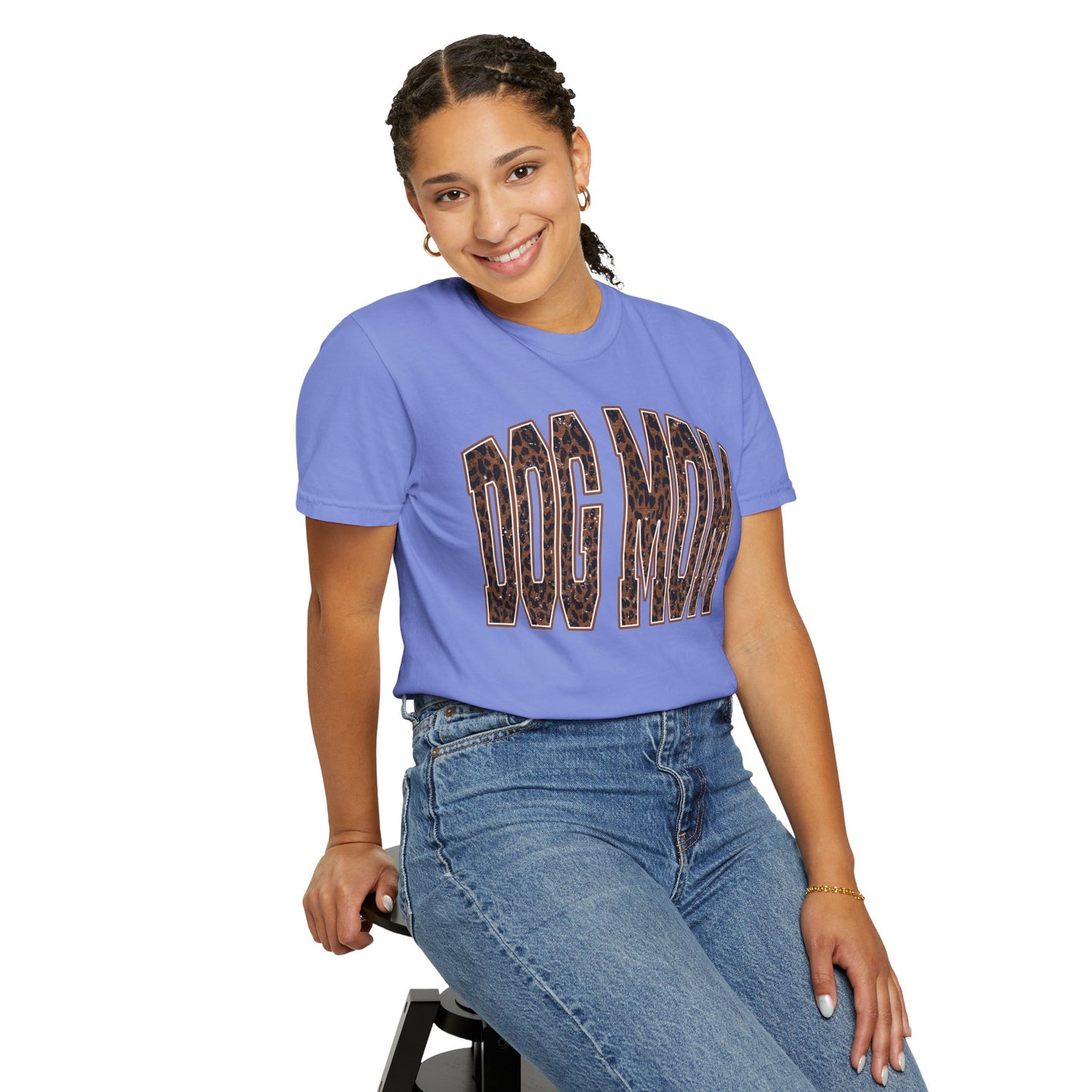 Dog Mom T-Shirt — Leopard Print "Dog Mom" Graphic Tee for Pet Lovers