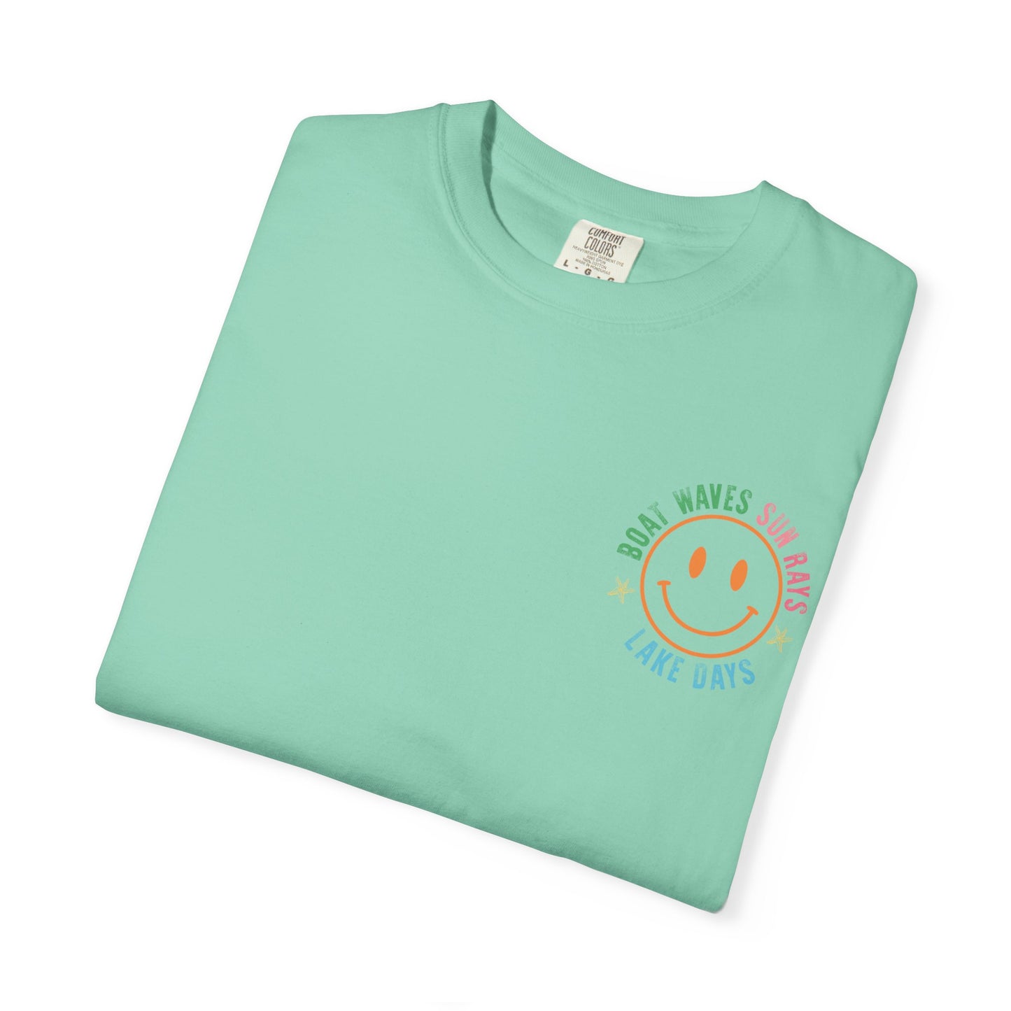 Boat Sun Lake Tee — "Vacay Vibes" Graphic T-Shirt