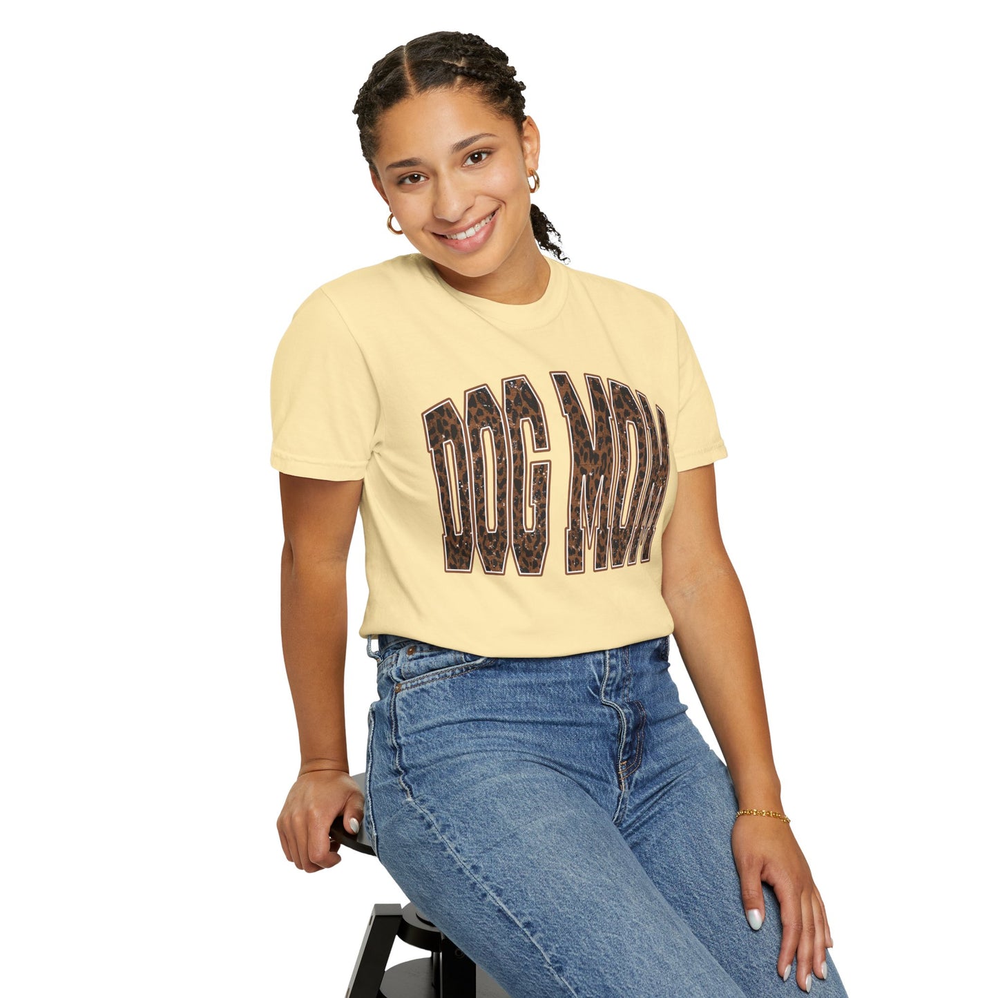Dog Mom T-Shirt — Leopard Print "Dog Mom" Graphic Tee for Pet Lovers