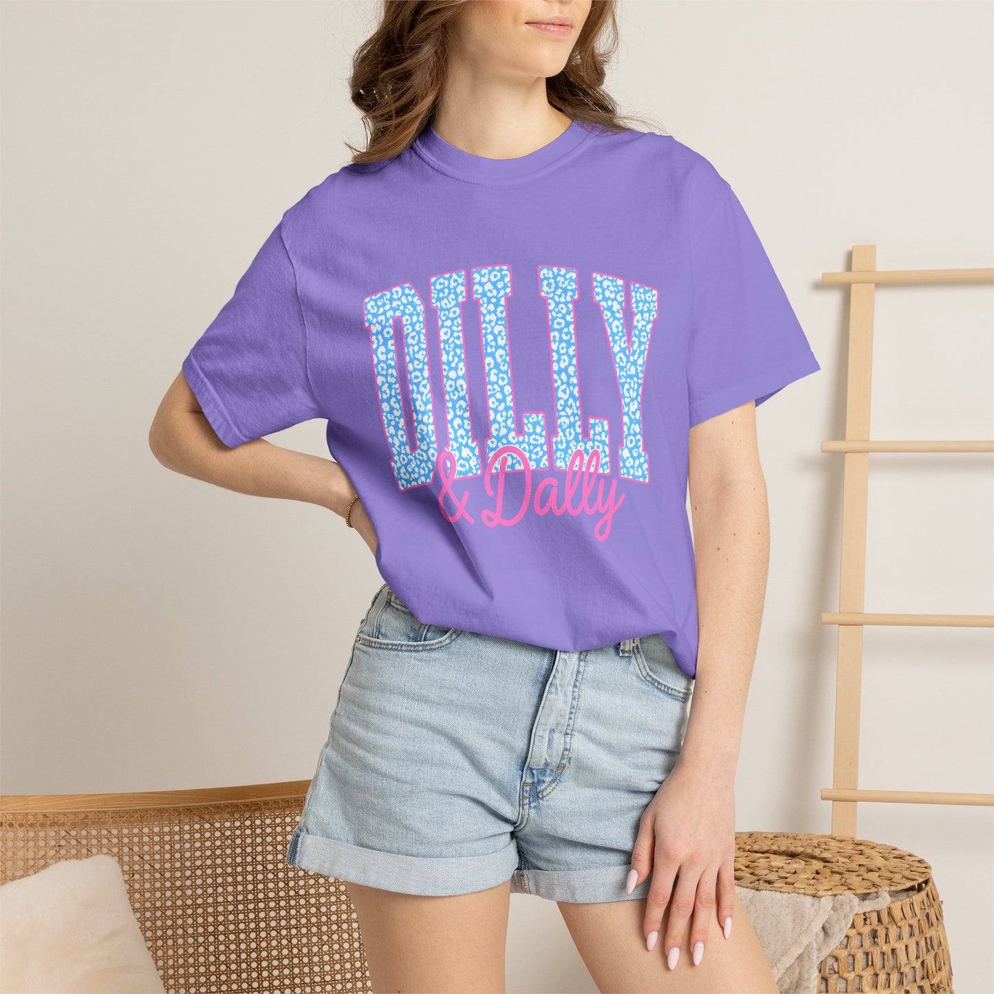 Dilly & Dally Graphic Tee