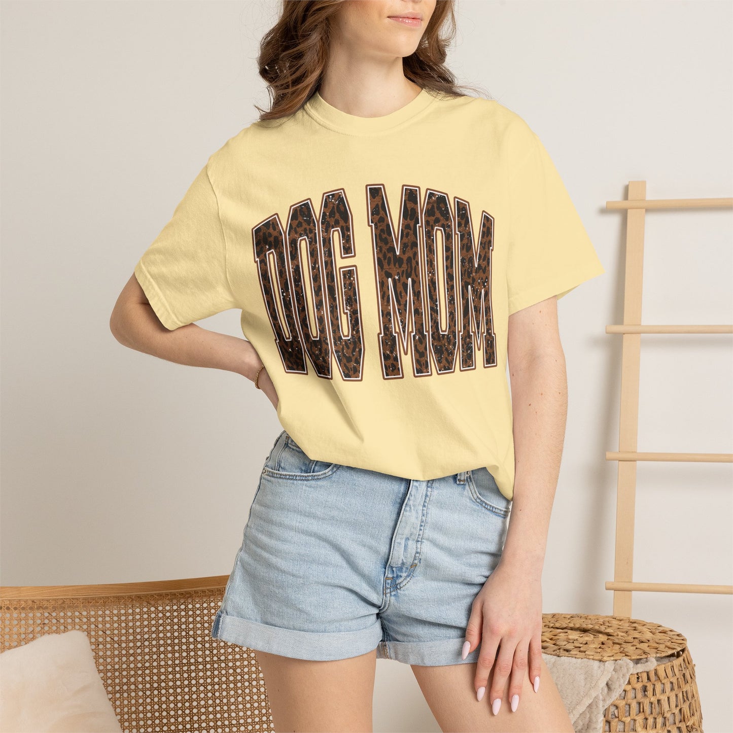 Dog Mom T-Shirt — Leopard Print "Dog Mom" Graphic Tee for Pet Lovers